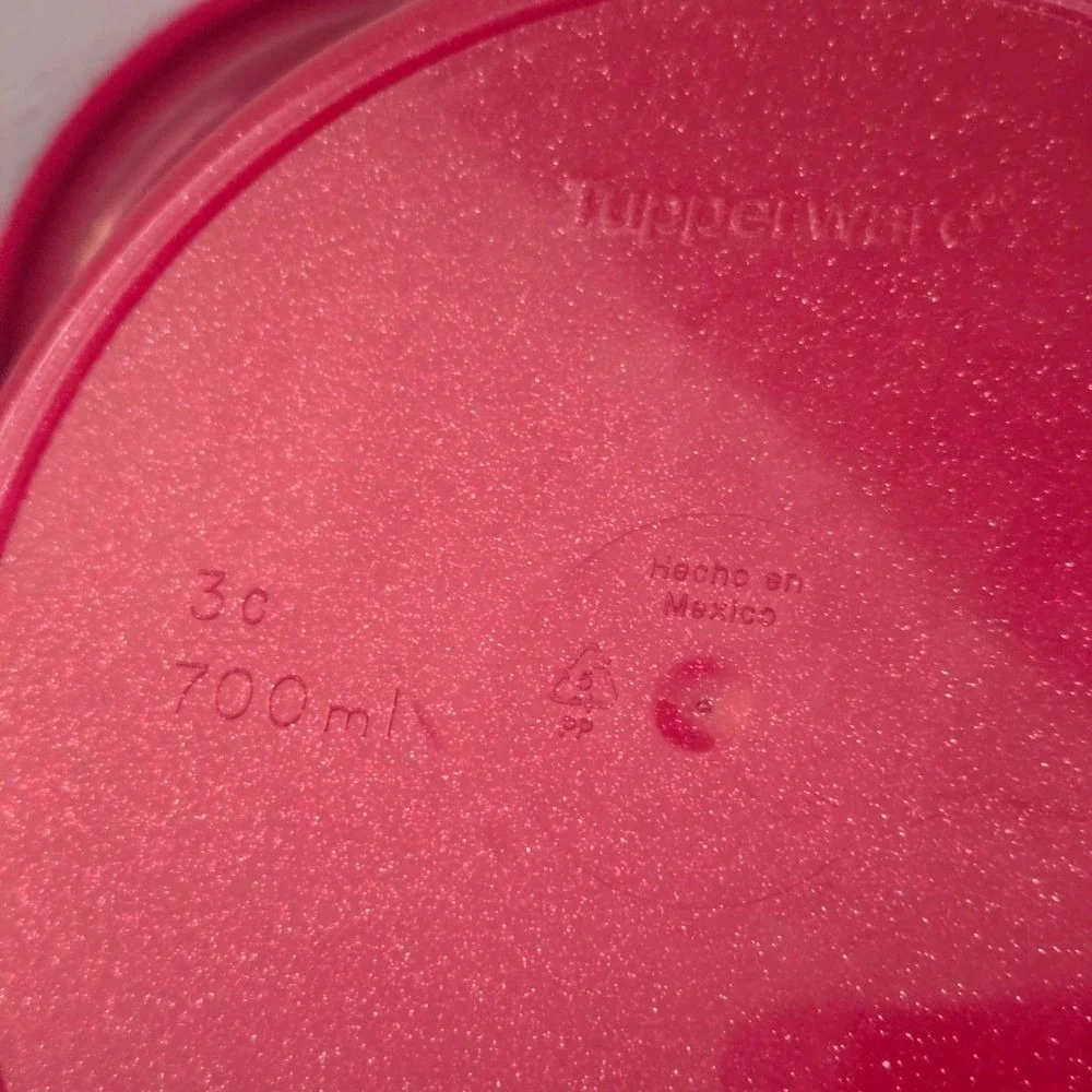 Tupperware Red Glitter Round Food Storage Containers Set of 3 700ml 440ml - Picture 3 of 9